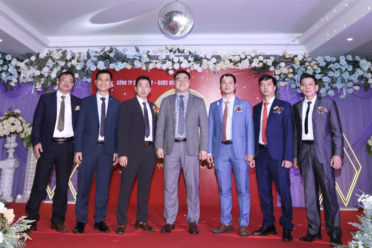 Đội ngũ chuyên gia của PPower Group và Ban lãnh đạo của Phòng khám Đa khoa Đình Cự