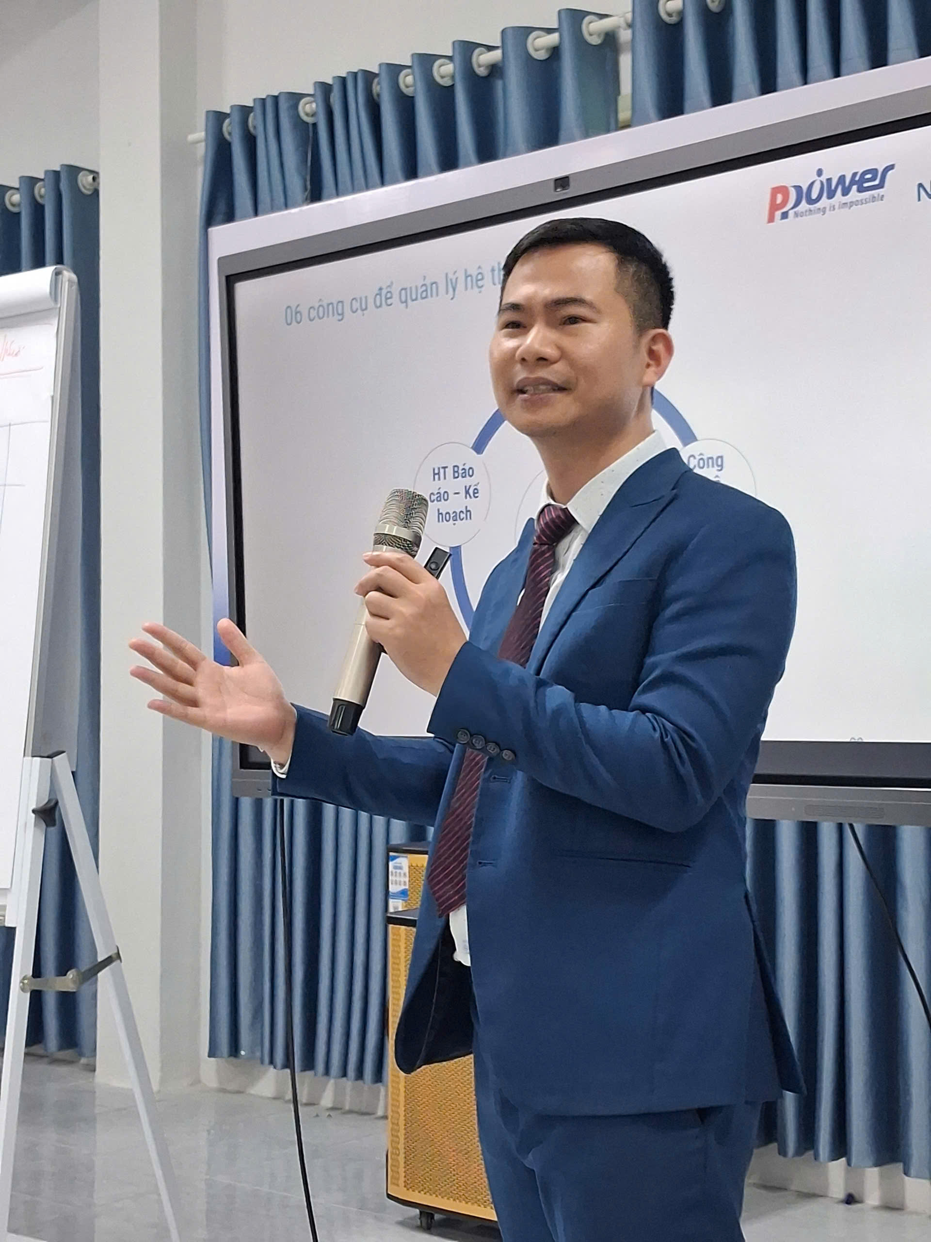 Chuyên gia Mai Trọng Nguyên tại buổi đào tạo tay NAGACO